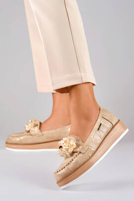 Ażurowe półbuty na platformie z ozdobą